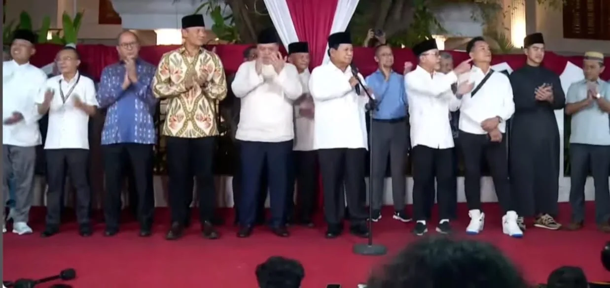 Usai Pengumuman dari KPU, Prabowo Subianto melakukan jumpa pers perdana di kediamannya di Kertanegara IV, Jakarta Selatan