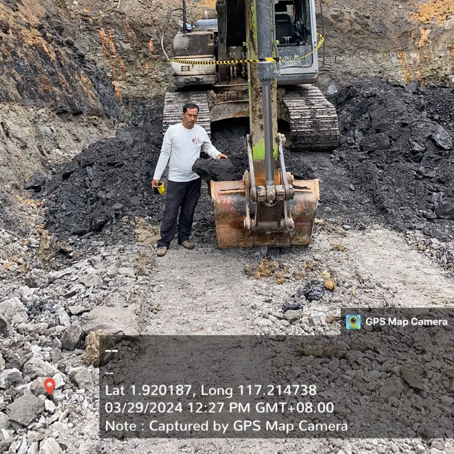 Pengungkapan praktik penambangan batu bara ilegal ilegal di KM 29 di jalan poros Labanan-Kelay pada 29 Maret 2024.