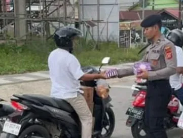 Polres Berau Berbagi Takjil