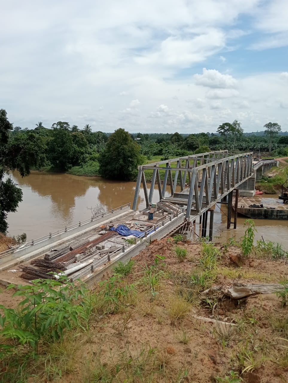 Soroti Proyek Pembangunan Jembatan Inaran Di Sambaliung, Belum Ada Tanda-Tanda Rampung. BPN. W-ICI Perwakilan Kerja Kaltim Akan Surati Instansi Terkait